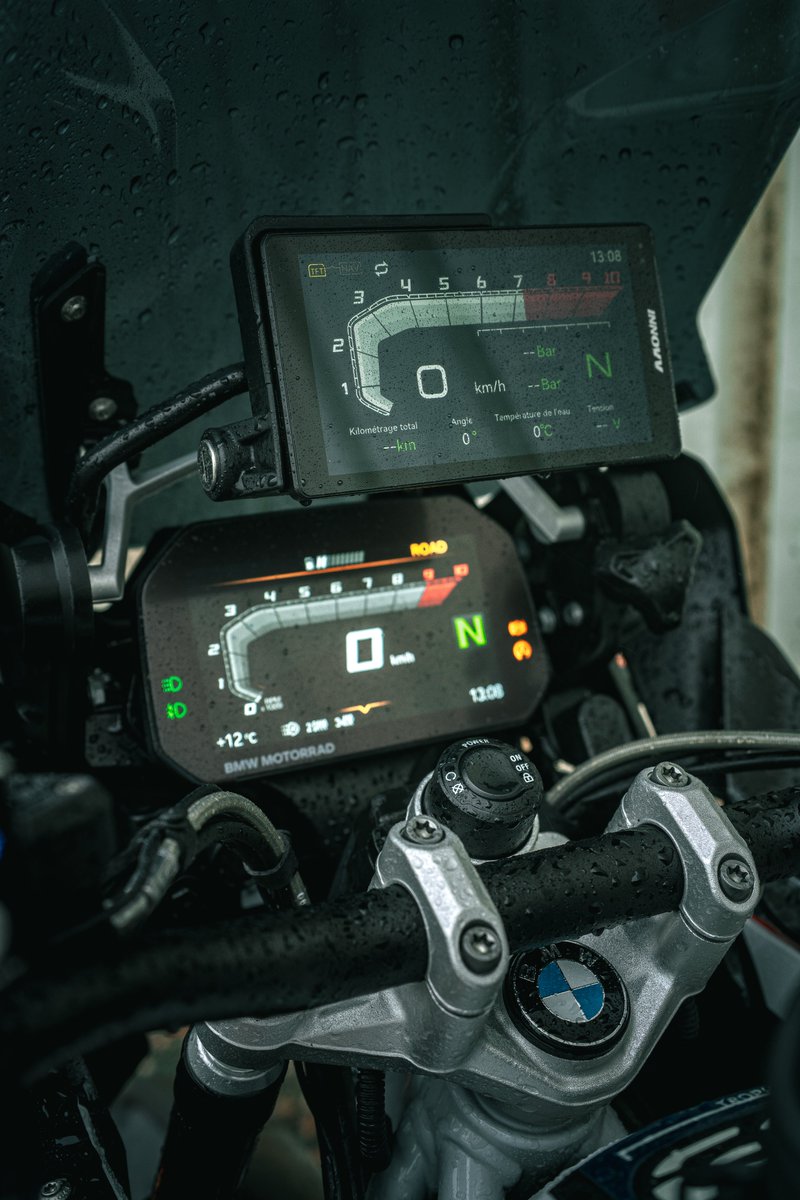 InnovvTech's tweet photo. Rainy day riding remains steady and safe, gently weaving through the light rain, washing away all the fatigue from my body. This is a journey that belongs to me alone. 🚴‍♂️🌧️

📷Shot by: td_1250gsa

#innovv #innovvn2bmw #carplay #smartsystems #motorbikes #mototrave #advrider https://t.co/0HXTQY7qlD