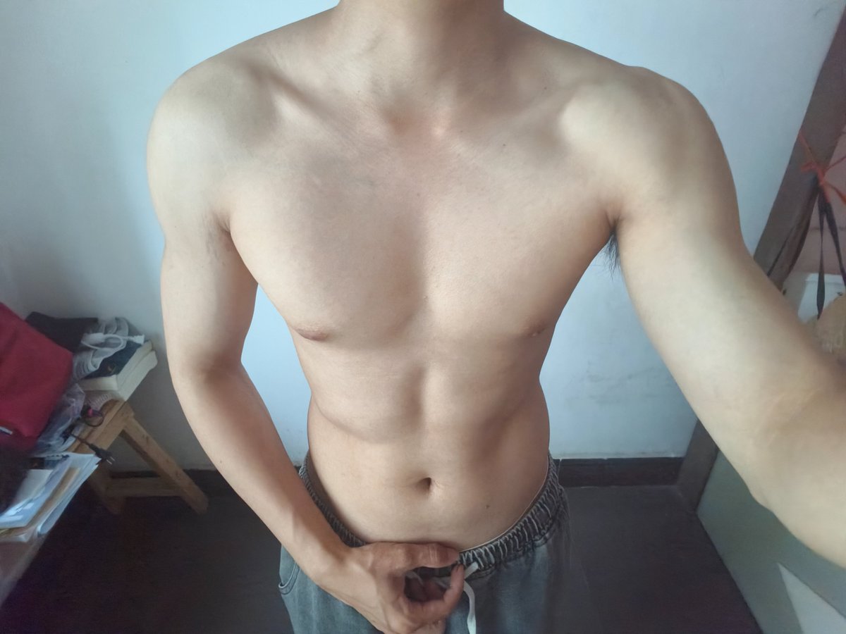 LongHuo74311's tweet image. 猜一下体脂 有福利 #薄肌 #s