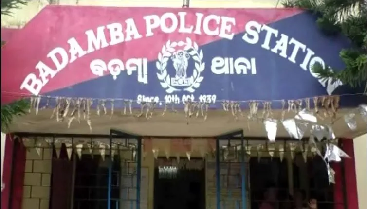 ArgusNews_in's tweet photo. #BreakingNews | #Cuttack: #Badamba Police have arrested a fake doctor for allegedly running an illegal clinic near #SunapalBazaar.
The accused was caught while reportedly conducting #MedicalProcedures, including #Abortion, at the facility.

Investigation is underway.#OdishaPolice

#FakeDoctor #CrimeNews #HealthAlert

(File Photo)