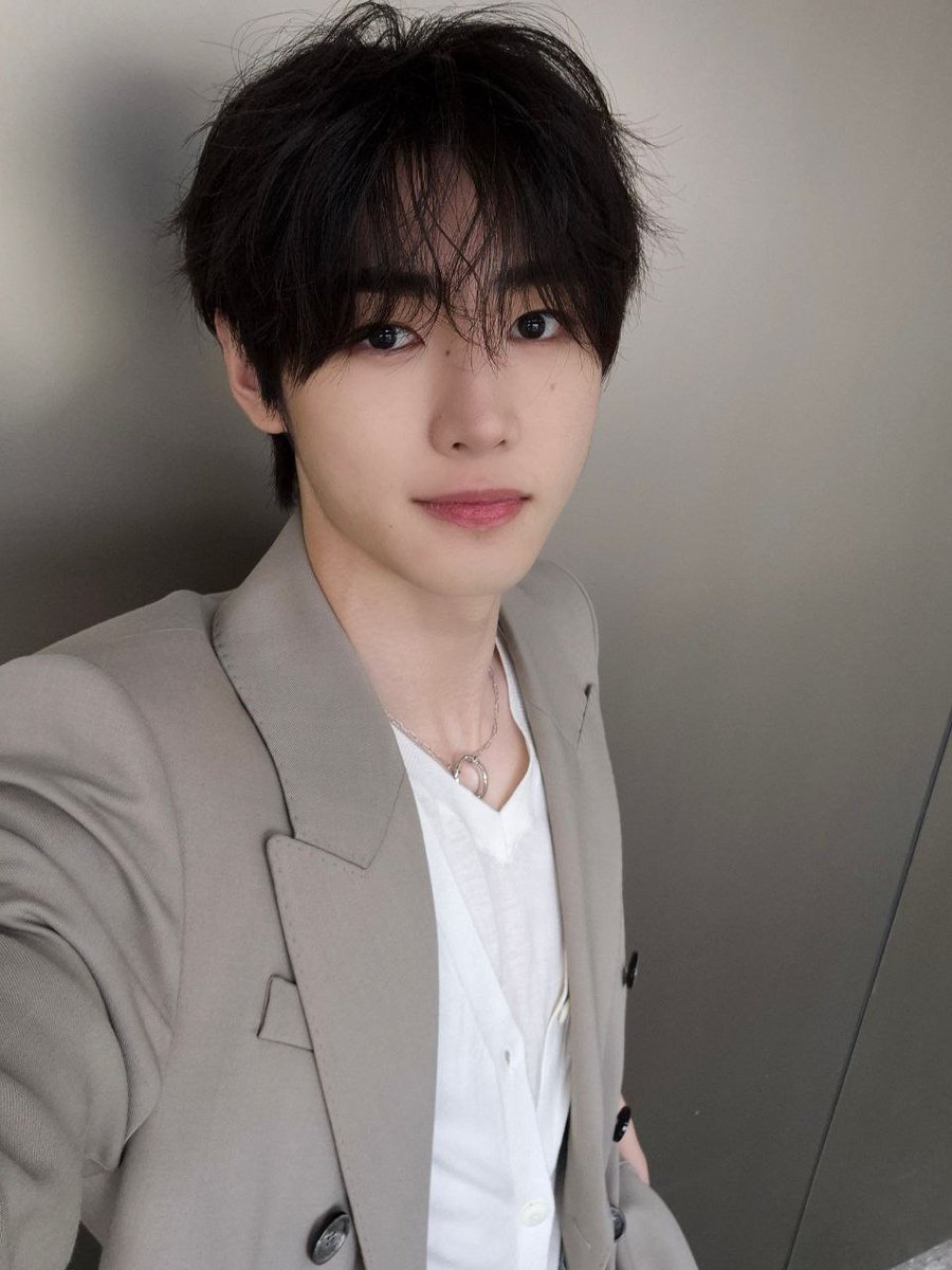 𝙽o podía fallarle al bonito jugador y faltar a su #𝐒h𝕚n𝔡o͞u·𓊈乐𓊉·𝖉əbu𝕥 ¿saben? por eso me puse más bonito que nunca y dejé al omeguilla de mi bestie porque solo hay una #𝐬pəc𝐢a𝕝ꕀ𝒌ēy y esa es mía.

𝙲a͞nn𝕚bαl𝕚sm ♱✴︎ #𝚂α𝕥ori