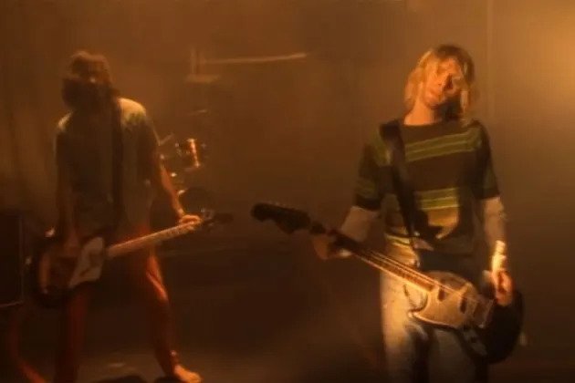 MaxxGhe's tweet image. 17/04/1989.
I Nirvana eseguono per la prima volta in assoluto il brano "Smells Like Teen Spirit": youtu.be/jc3XnHDC5mM
Il tutto avviene durante una esibizione all’OK Hotel di Seattle.
La canzone è ancora lontana dal diventare il successo che sarà.
#Nirvana