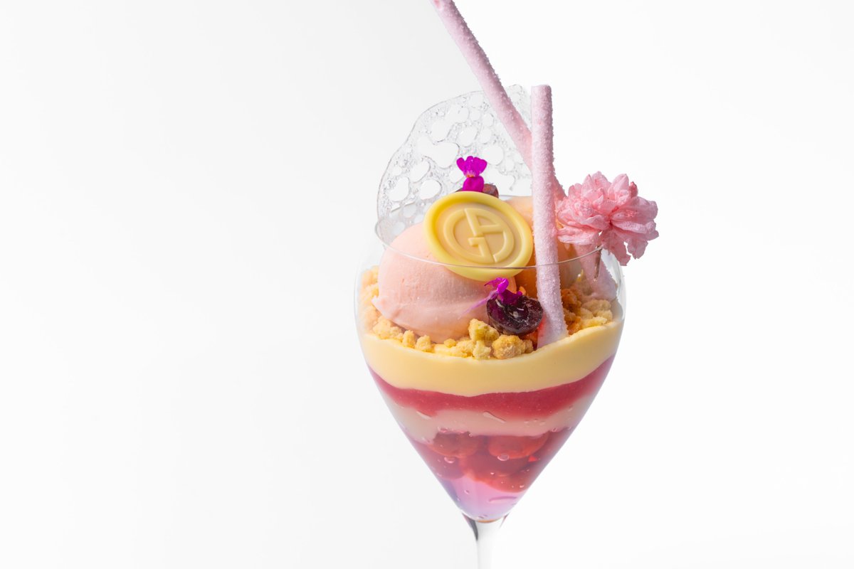 ARMANI_JAPAN's tweet photo. #ArmaniCaffe #GAOmotesando
〈月替わりの #パフェ〉
桜とカモミールが織りなす繊細な香りに、フロマージュのコクと果実の酸味が調和する、
軽やかな味わいに仕上げました。
──春を映す、4月だけの一品をぜひお楽しみください。
アルマーニ / カフェ 表参道
https://t.co/vqlRNF4Pro https://t.co/NjCfQ7pmZc