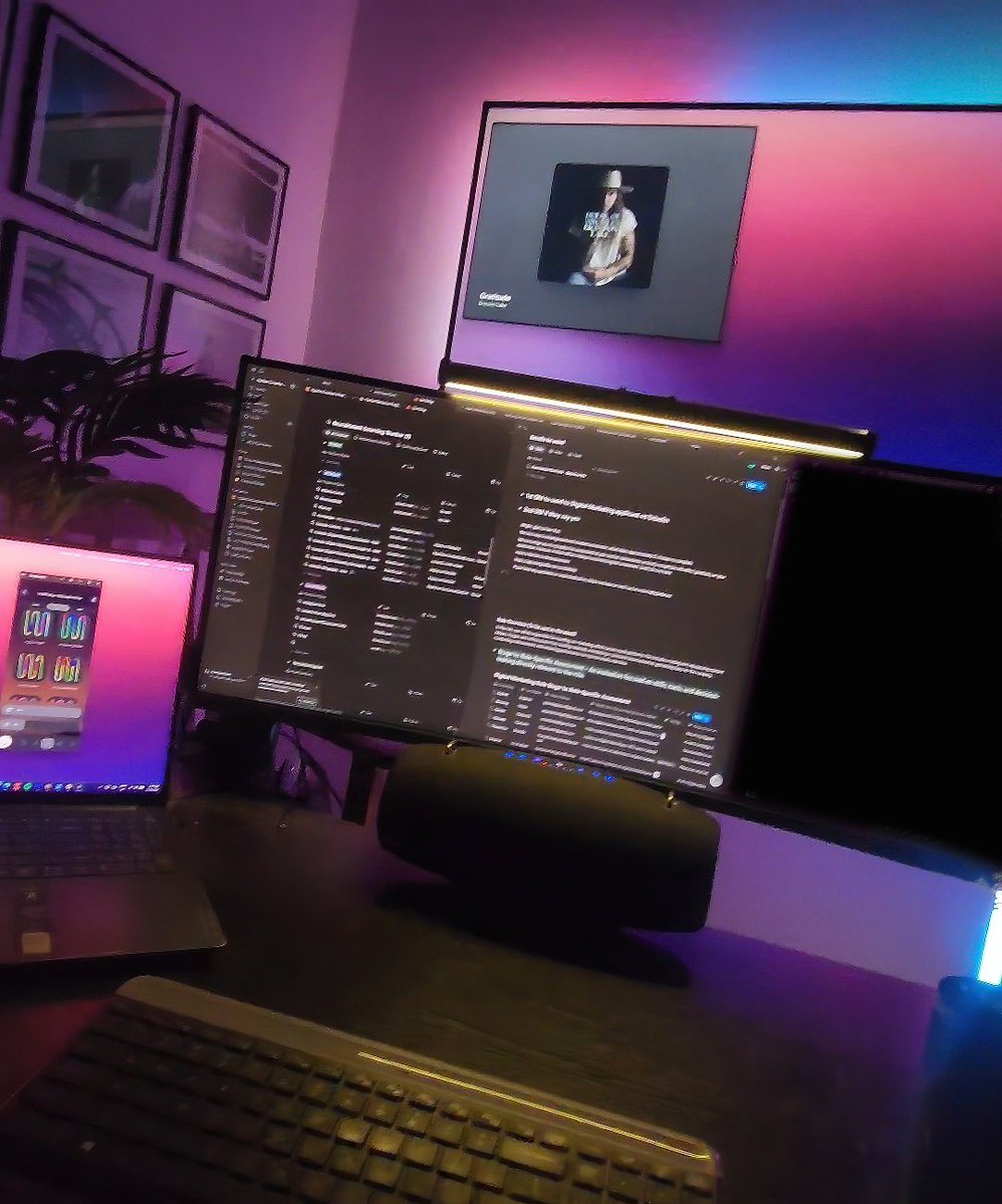 John ✦ Motion Graphics | Editor tweet media