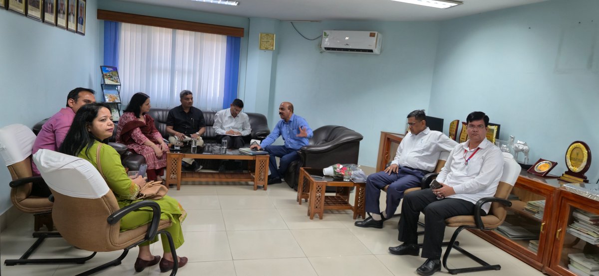 CiahIcar's tweet photo. Mrs. Manju Rajpal, IAS, Principal Secretary, Agriculture and Horticulture, Govt. of Rajasthan visited at ICAR-CIAH, Bikaner and discussed with Director on 15.04.2026
#CIAH #OneICAR @icarindia https://t.co/QmpwIVdJZS