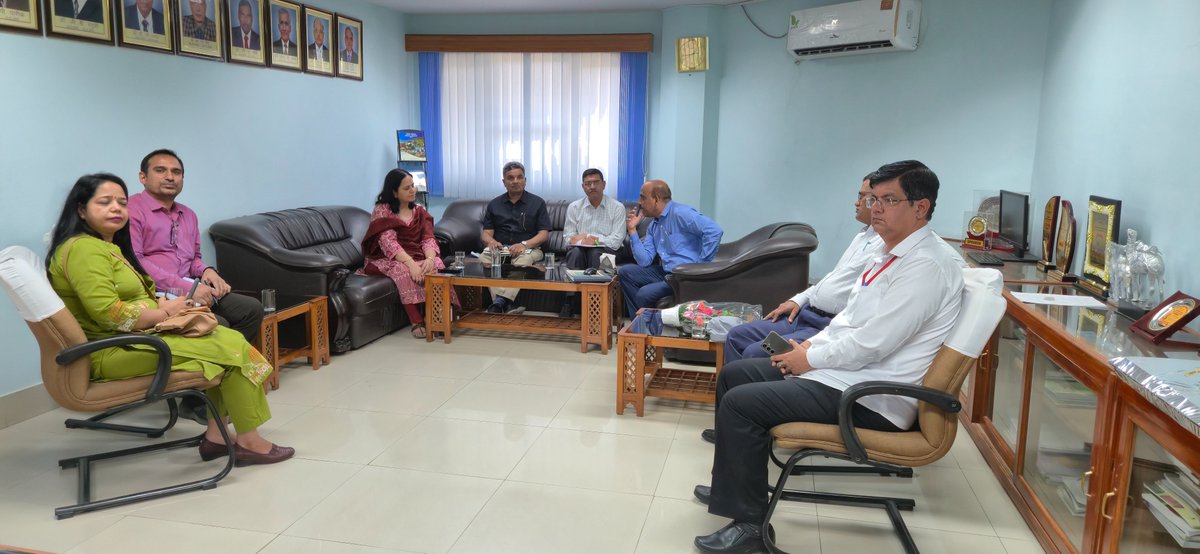 CiahIcar's tweet photo. Mrs. Manju Rajpal, IAS, Principal Secretary, Agriculture and Horticulture, Govt. of Rajasthan visited at ICAR-CIAH, Bikaner and discussed with Director on 15.04.2026
#CIAH #OneICAR @icarindia https://t.co/QmpwIVdJZS