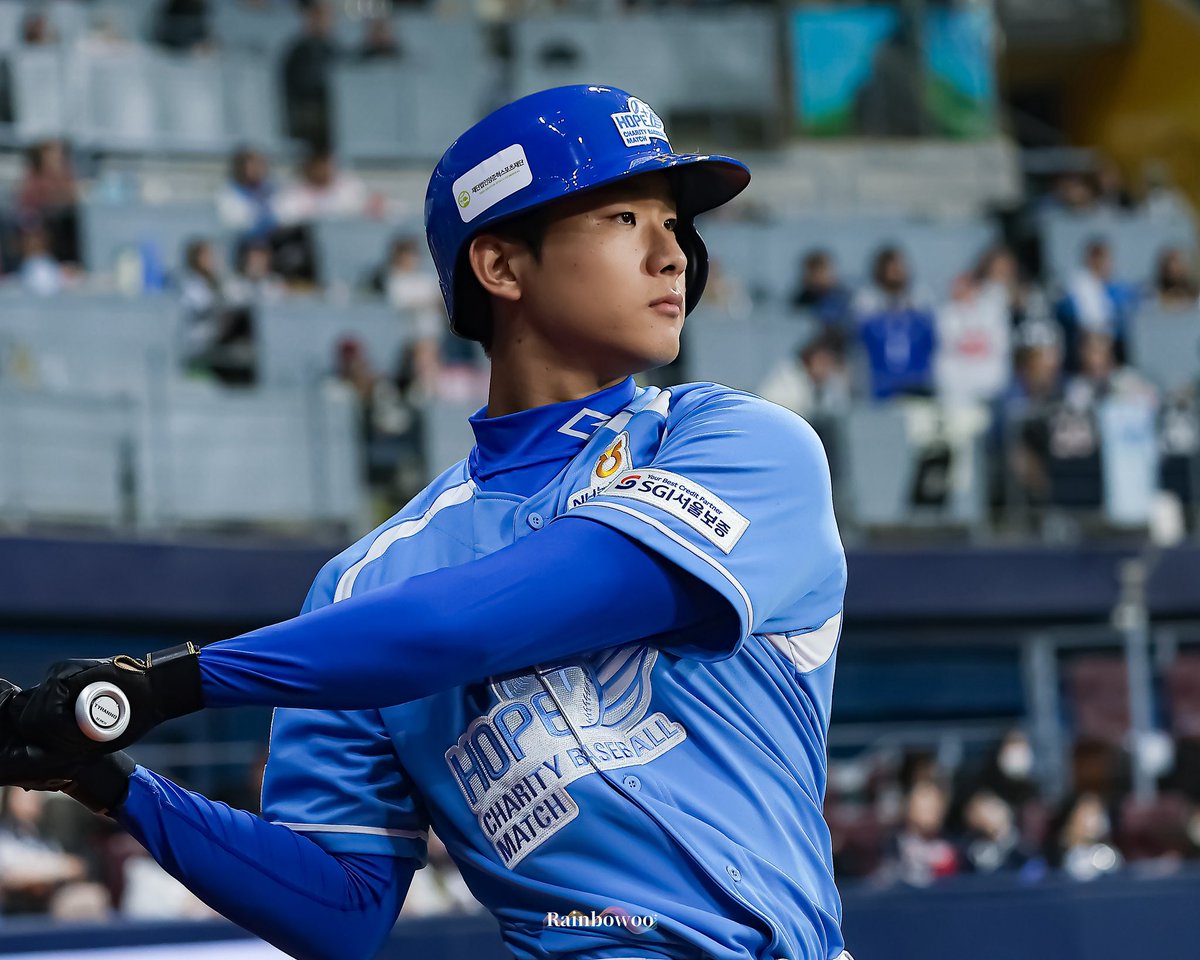 보우 tweet media