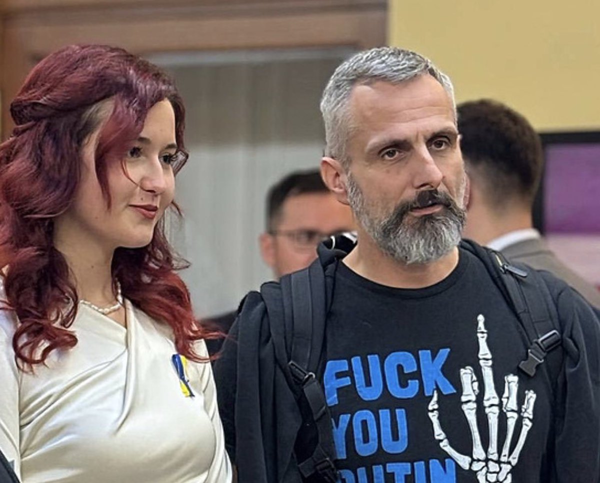 Zuki, růžový chaos tweet media