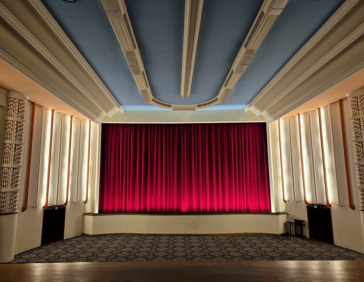MichaelSmyth_'s tweet image. Best seats in the house. Front of the balcony at The Regal. In the '60s, Amoco wanted to bulldoze it for a petrol station. #Heritage #Adelaide