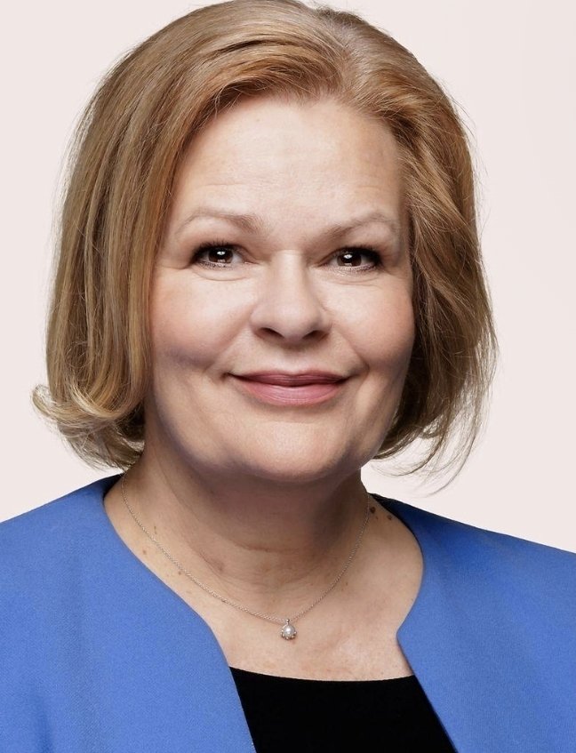 MiaTrop's tweet image. Motto: #Faeser, #Böhmermann, #ZDF: 
Vorwärts und nie vergessen: die Solidarität!

Nicht wahr? Ist doch so, oder?