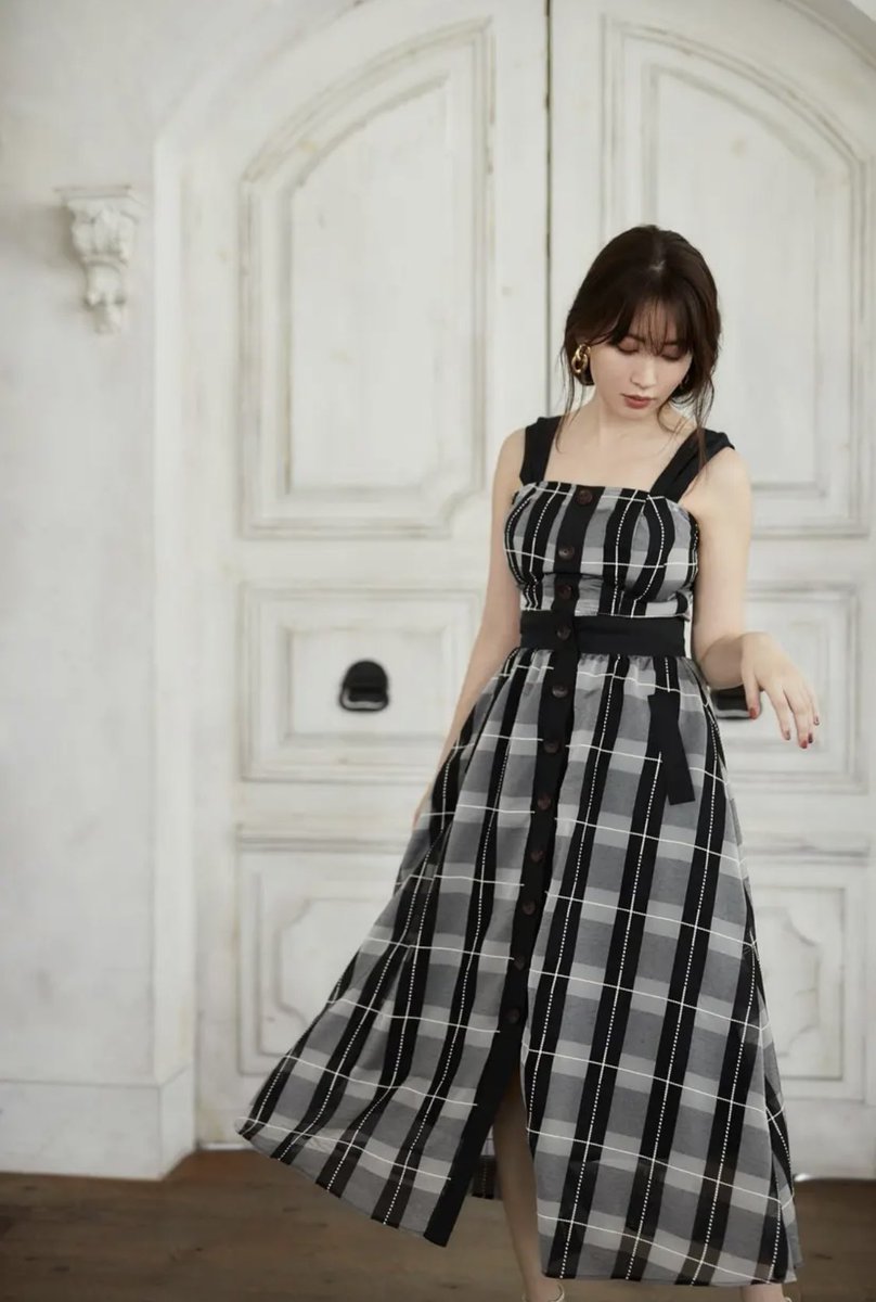 867_noi's tweet photo. 初Herliptoは2019SSのdeep back ribbon dress！当時は九州に赴任してたから送料1110円かかってた。
cherryのスカートは今でも着るたびに感動するし、褒められる。
昔も今も、その時の自分にフィットするものを真剣に選びぬいて買ってる。その過程も楽しいんだよね♡ https://t.co/MMgoxncorP