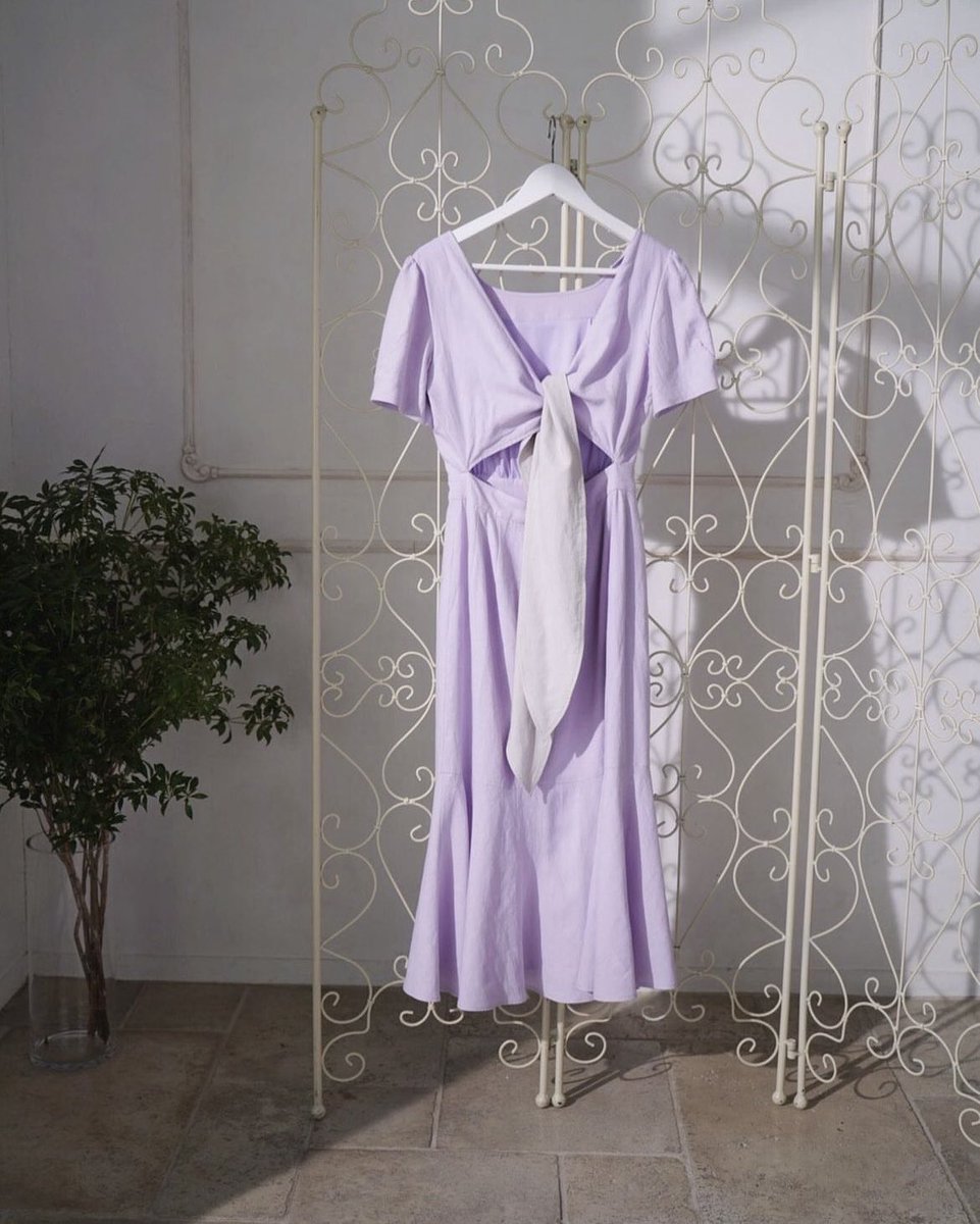 867_noi's tweet photo. 初Herliptoは2019SSのdeep back ribbon dress！当時は九州に赴任してたから送料1110円かかってた。
cherryのスカートは今でも着るたびに感動するし、褒められる。
昔も今も、その時の自分にフィットするものを真剣に選びぬいて買ってる。その過程も楽しいんだよね♡ https://t.co/MMgoxncorP