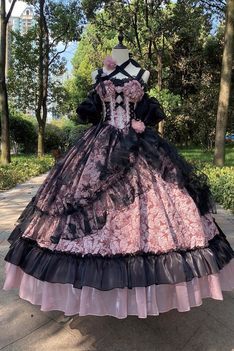 LilyBlack tweet media