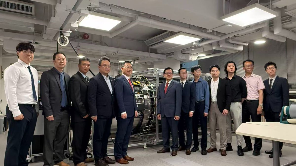 ChinaDailyAsia's tweet image. A 36-millimeter-thick #robot that crawls inside power generators to hunt for faults — the brainchild of a university-industry tie-up in the Hong Kong SAR and which has already received a premier international invention award — has piqued the interest of major electricity