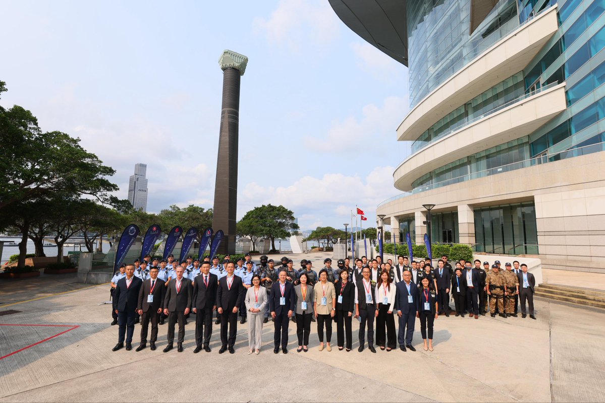 Hong Kong Police Force tweet media
