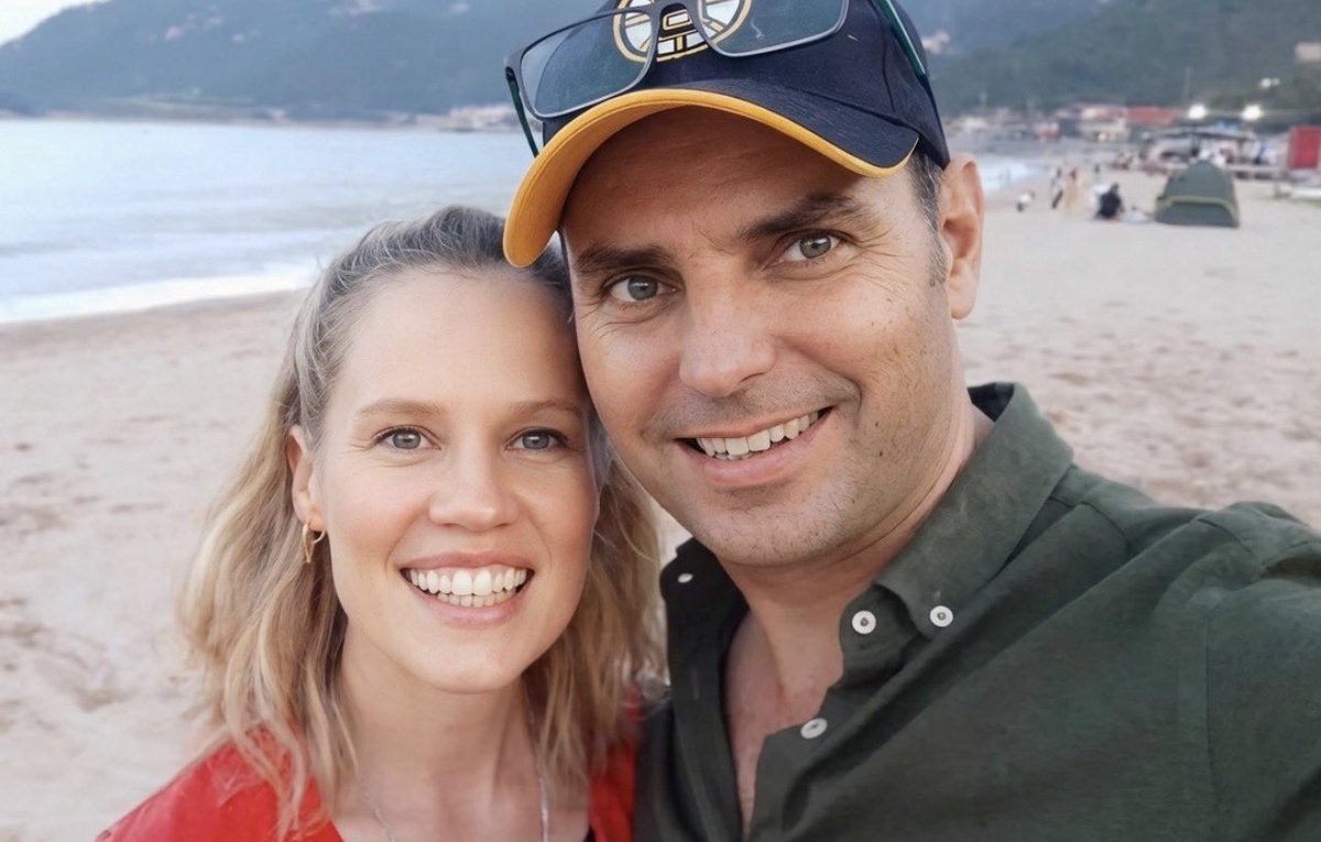 stranger tweet media