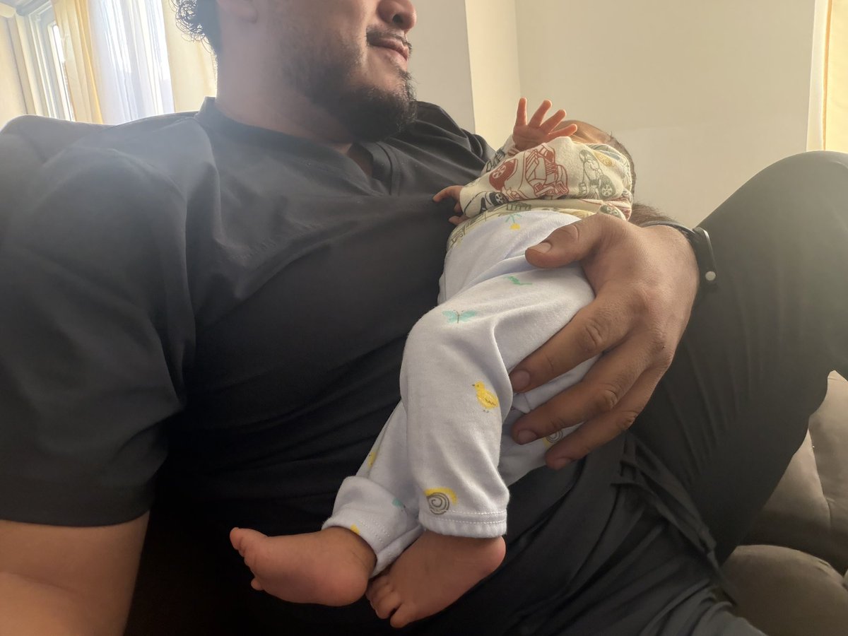 El_Fernandito_'s tweet photo. No saben lo mucho que estoy disfrutando de mis 30, pero sobre todo la llegada mi sobrino Pablito, amo saber que él duerme en los brazos del tío Hugo…
Algún día verás esto y sabrás, cuánto te amo mijo 🥹❤️‍🩹 https://t.co/K4BxGhd6Ti