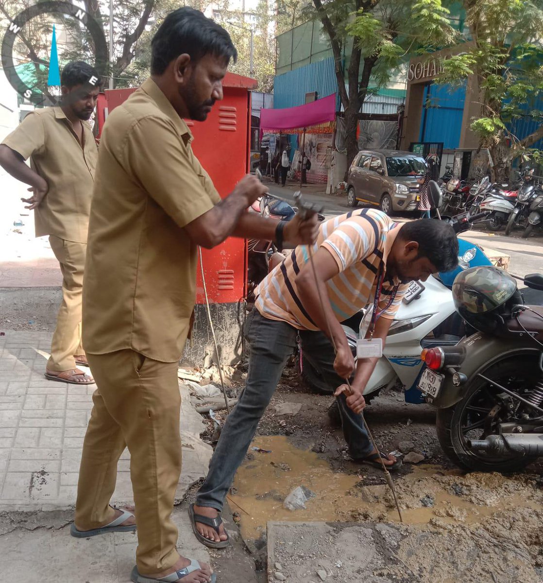 धन्यवाद तो गार पडला आहे ते कोण साफ करणार ⁉️ 20 व्या मजल्या पर्यंत भयंकर दुर्गंध वाढली आहे. तातडीने सफाई सफाई अभियान हाती घेण्यात यावे अशी विनंती.