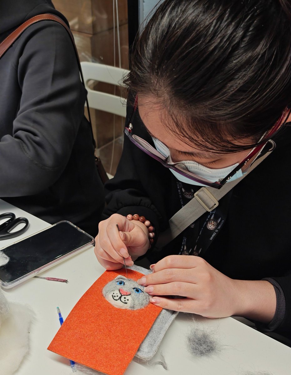ShanCenter's tweet photo. The “Pastures at Your Fingertips” felt handicraft workshop was a great success! 
Through yak wool handicraft initiatives and nature experience training, we aim to support sustainable community livelihoods, encourage women’s participation, and engage more people in conservation. https://t.co/bc4m8DAfDz