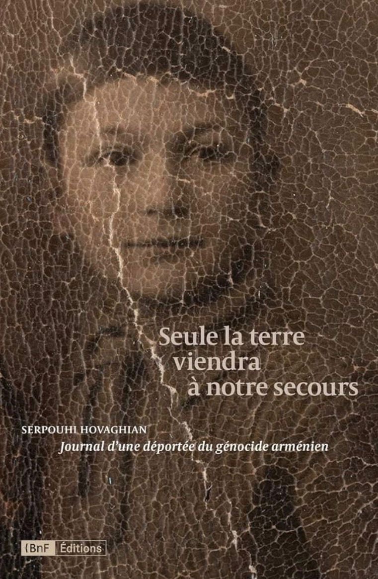 _Artaxias_'s tweet photo. Inconnu pendant des décennies avant d’être sauvé de l’oubli par la BnF, le carnet de Serpouhi Hovaghian est l’un des rares témoignages écrits pendant même que se commettait le génocide arménien 🇦🇲. Dans ces pages arrachées au silence, une jeune femme de vingt-deux ans, rescapée d’un convoi de déportés, raconte la marche de la mort, la faim, la perte, la peur, la clandestinité : tout ce que le pouvoir jeune-turc de l’Empire ottoman 🇹🇷 a voulu infliger à une population autochtone, promise à un effacement total planifié💀.

Ce carnet est bien plus qu’une archive. C’est une voix sauvée du silence, un document poignant précieux pour ceux qui s'intéressent à la micro-histoire et aux crimes de masse du XXe siècle

#GénocideDesArméniens #NiOubliNiPardon 
#ArmenianGenocide