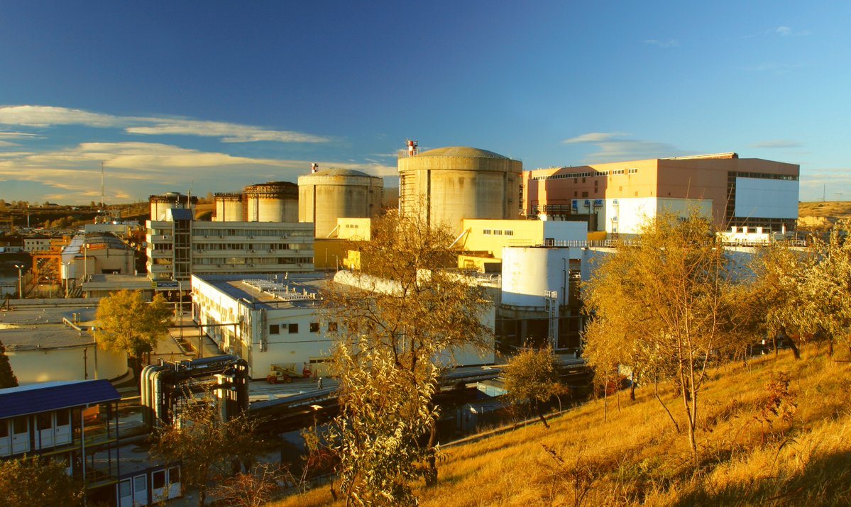 RRInternational's tweet image. The Unit 1 #reactor was commissioned in 1996 and currently provides approximately 10% of Romania’s electricity needs. In 2027, the reactor is expected to reach the end of its estimated #lifespan. (3/4)
