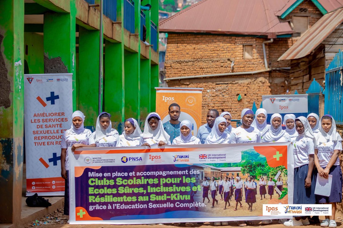 MubabalireJos's tweet image. #SudKivu : @MakokiYaMwasi met en place et accompagne des clubs scolaires dans 5 écoles de la place pour des écoles sûres,inclusives et résilientes grâce à l'éducation sexuelle complète.
#AdoInformé
#ChoixEclairé

@Mulunda_jc
@Mikempoyi
@UkinDRC