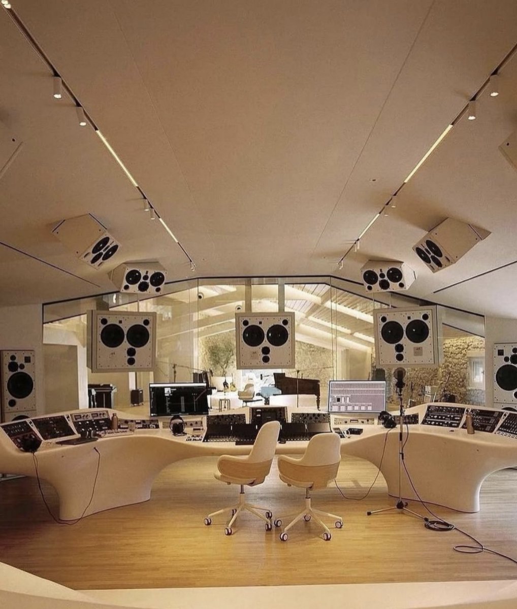 A beautiful story behind the reopening of Miraval Studios in Paris.❤️