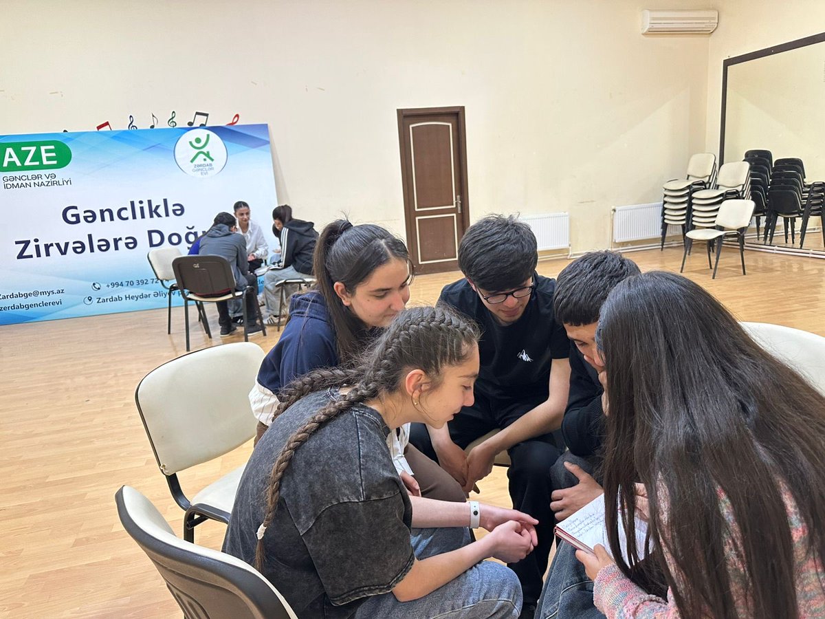m_ncl33871's tweet photo. 📌15.04.2026-cı il tarixində Zərdab Gənclər Evi  SXM-də Zərdab rayonu üzrə gənclər və idman sektorunun, Zərdab Gənclər Evi SXM-in birgə təşkilatçılığı ilə “Smartfon və telefonlardan asılıyıqmı?” adlı debat yarışı keçirilmişdir. https://t.co/3ow3w4RazX