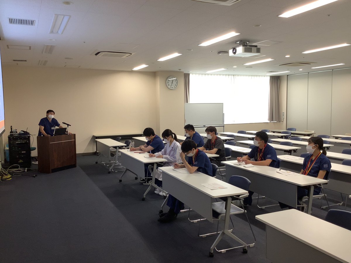 TMH_recruit's tweet photo. 本日は処方勉強会を行いました💊
本日のテーマは「緩和ケア」です😊

#臨床研修#研修医#筑波記念病院 https://t.co/IbXdC0UDON