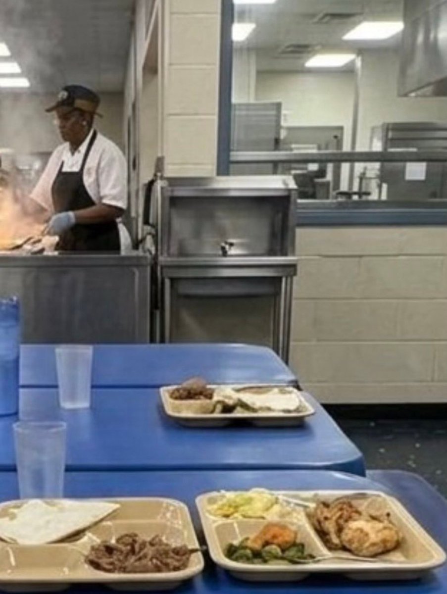Oh for fucks sake. 
Looks like one of the photos isn't even from on a ship. 
It's from a school or prison.