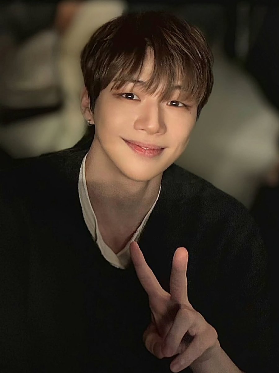 DanielK_Brasil's tweet photo. Pára tudo!!! Ele abusa da minha sanidade!! Lindo desse jeito!! 🫠
Meu center, minha melhor escolha!!! 🥰
#KANGDANIEL
#KDBB🩷 https://t.co/SRxAJfoH71