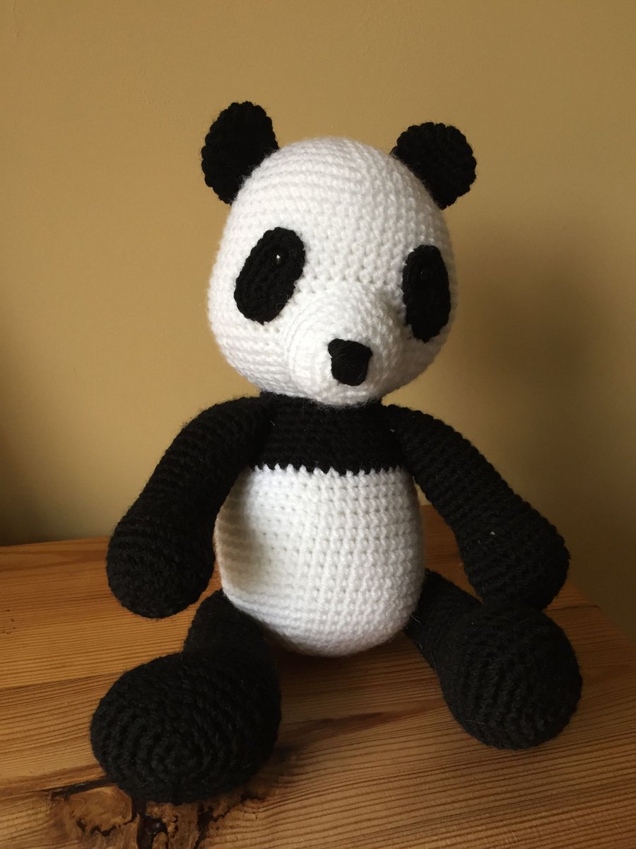 Tanyawarren's tweet image. This sweet panda would make a super gift for kids of all ages! 

bitzas.etsy.com/listing/688277…

 #firsttmaster #craftbizparty #MHHSBD #earlybiz