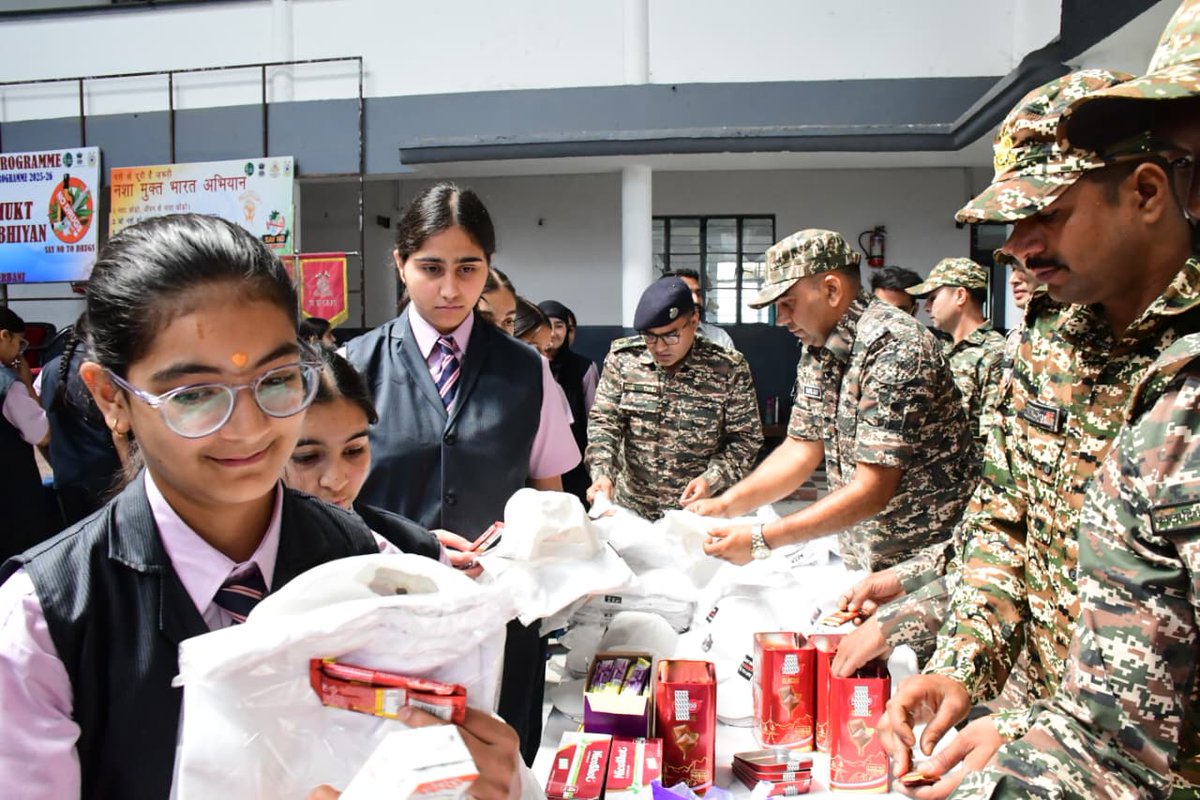 jammusector's tweet image. 72 Bn #CRPF organised a Drug De-addiction Campaign at Christ High School, Nowshera, Rajouri (J&amp;amp;K) on 16/04/2026 under the #CivicActionProgram. Students were sensitised about the harmful effects of drug abuse and encouraged to adopt a drug-free lifestyle.
#NashaMuktBharatAbhiyan