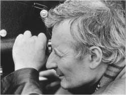 daveainsworth63's tweet image. Remembering the brilliant filmmaker and theatre director Lindsay Anderson who was born on this day in 1923. He died in 1994. #LindsayAnderson #If #OLuckyMan #InCelebration #BritanniaHospital #TheWhalesOfAugust #LookBackInAnger #Home #GloryGlory #ThursdaysChildren #TheParachute