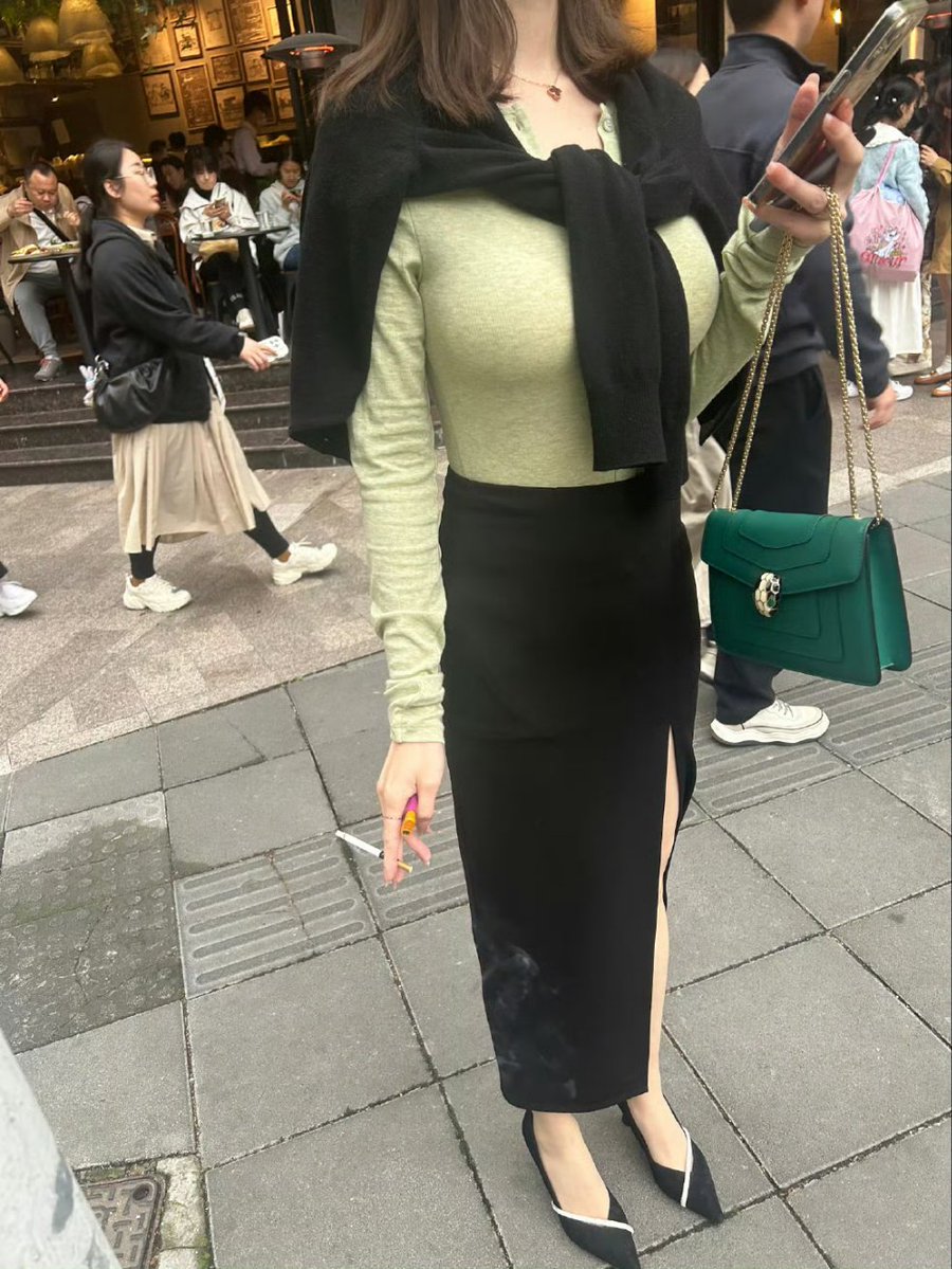 我和太太陈脂虎 tweet media