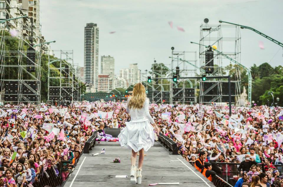 tinistttas's tweet photo. Era 2 de mayo del 2014:

TINI con tan solo 17 años reunió a más de 250,000 personas para solo verla a ELLA ✨💕 https://t.co/OSgA0AADmt