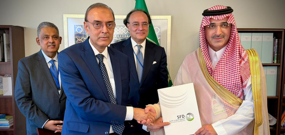 MettisGlobal's tweet image. 𝐏𝐚𝐤𝐢𝐬𝐭𝐚𝐧 𝐠𝐞𝐭𝐬 𝐞𝐱𝐭𝐞𝐧𝐬𝐢𝐨𝐧 𝐨𝐧 $𝟑𝐛𝐧 𝐒𝐚𝐮𝐝𝐢 𝐝𝐞𝐩𝐨𝐬𝐢𝐭

Read the full story at mettisglobal.news/Pakistan-secur…

For the latest updates, follow our WhatsApp Channel 👉whatsapp.com/channel/0029Va…

#Economy #KSA #IMF #Worldbank