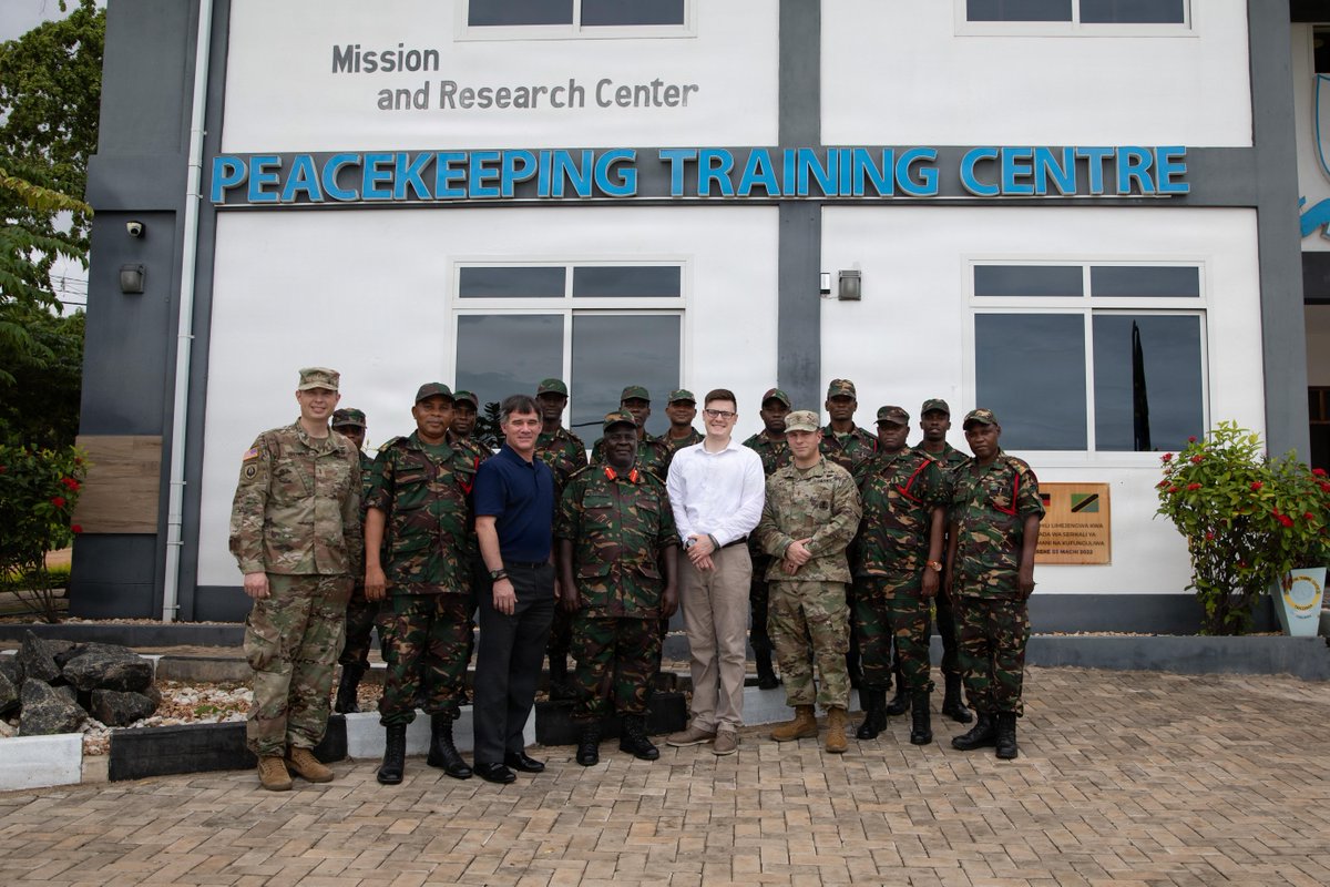 SETAF_Africa's tweet image. Ready to defend, ready to win in the #5thDomain.

U.S. #Soldiers of the 200th Cyber Protection Team, @USArmy Cyber Protection Brigade, teamed up with the Tanzanian People’s Defence Force during #JustifiedAccord26 to boost defensive cyber ops and strengthen regional cybersecurity.