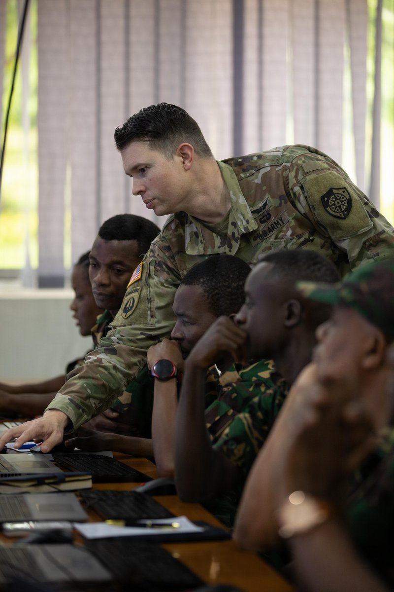 SETAF_Africa's tweet image. Ready to defend, ready to win in the #5thDomain.

U.S. #Soldiers of the 200th Cyber Protection Team, @USArmy Cyber Protection Brigade, teamed up with the Tanzanian People’s Defence Force during #JustifiedAccord26 to boost defensive cyber ops and strengthen regional cybersecurity.
