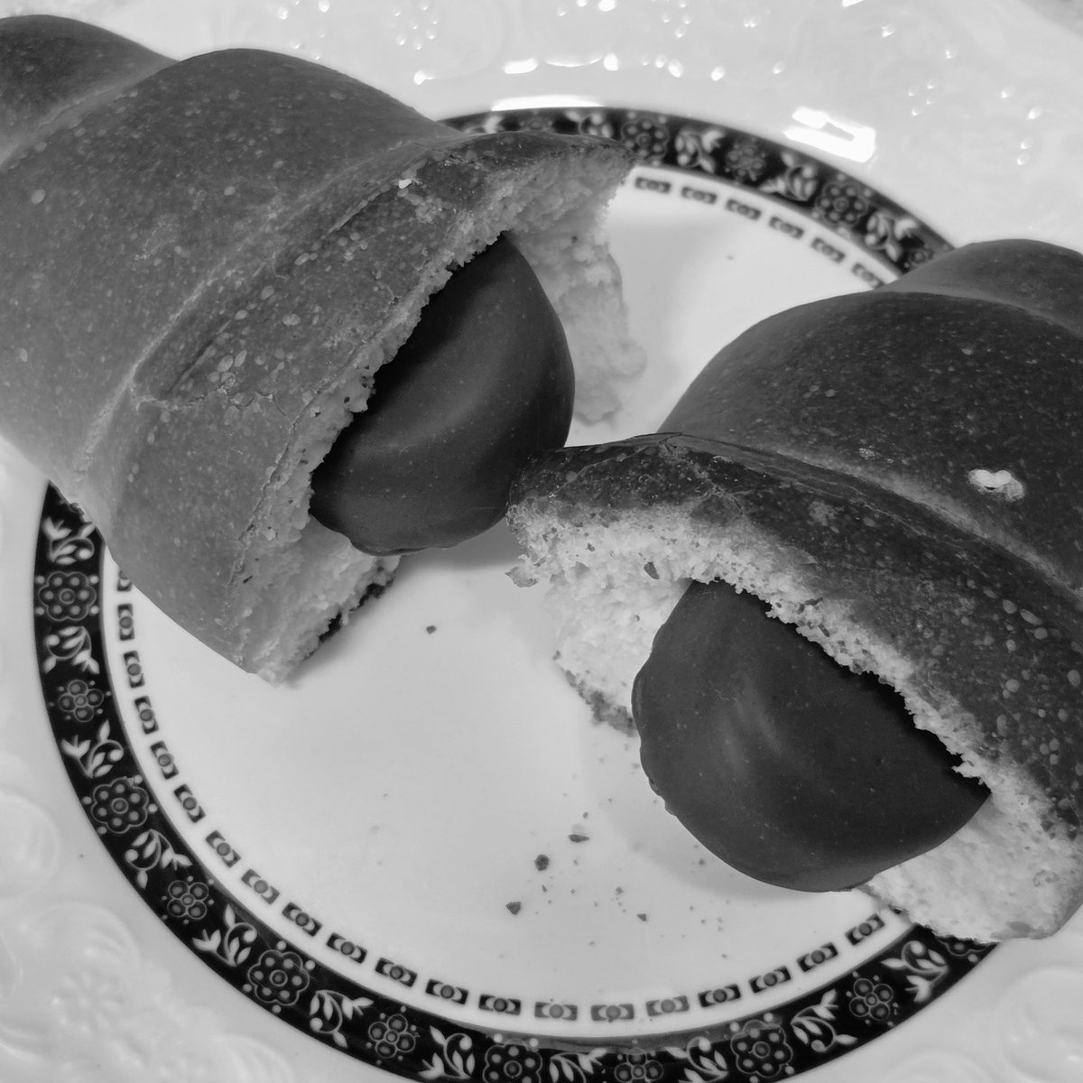 티코 소금빵 쿨타임 차서 냅다 만들어 먹엇더요... 🥹🥐♡