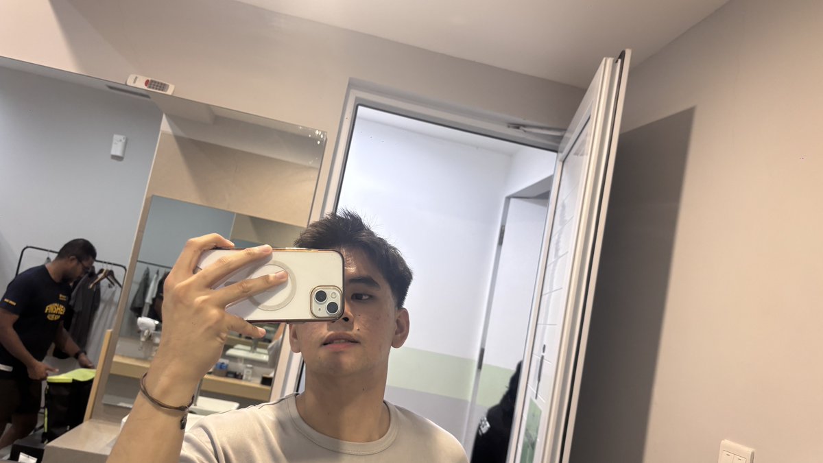 So tired of being an adult.
Can I be your baby instead?