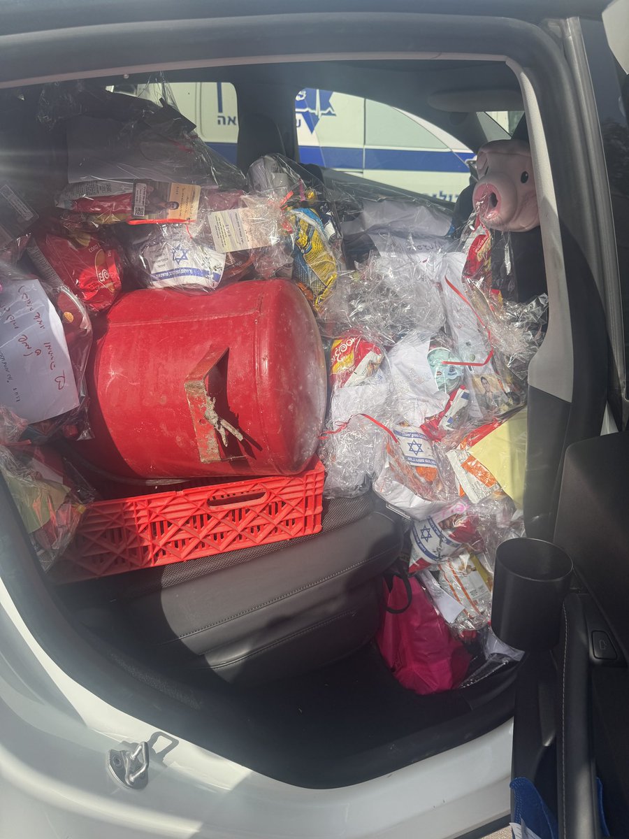 Dana Gat tweet media