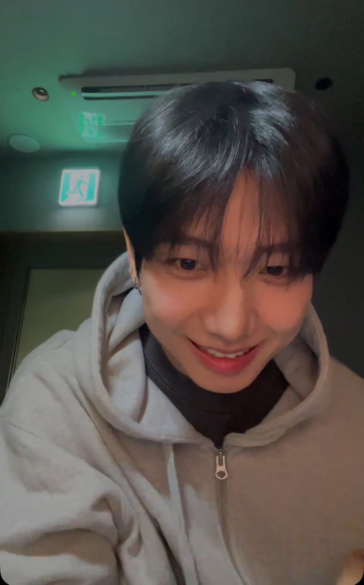 머리 너무 예쁘게 잘라서 반함...
지금 나 유혜주 남편됨