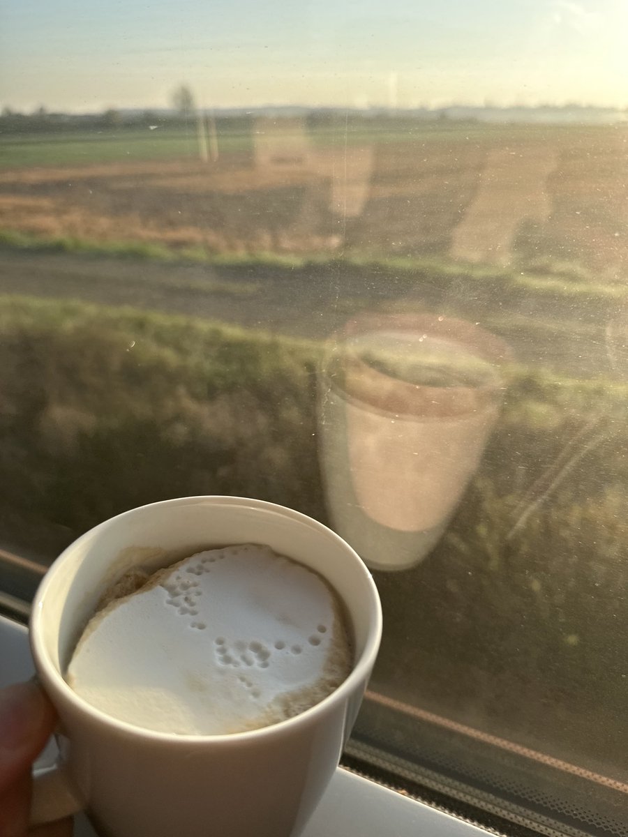 Modellbahn_Corp's tweet image. München → Dortmund。Intermodellbauに向けて出発。
#DB #ICE #TGV #TGViNOui #SNCF #MünchenHbf #Intermodellbau #Intermodellbau2026 #鉄道