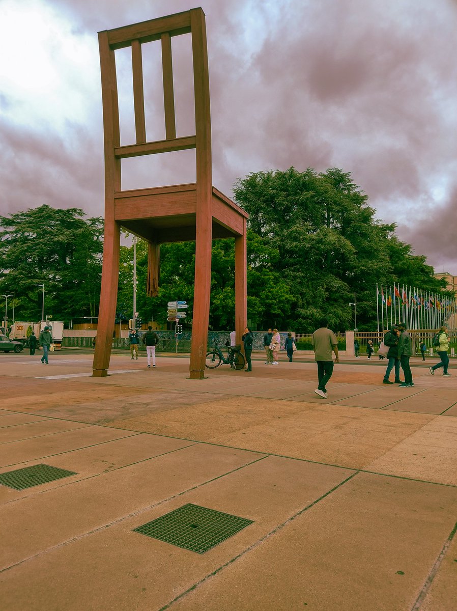 FrostVenkat's tweet image. #chair