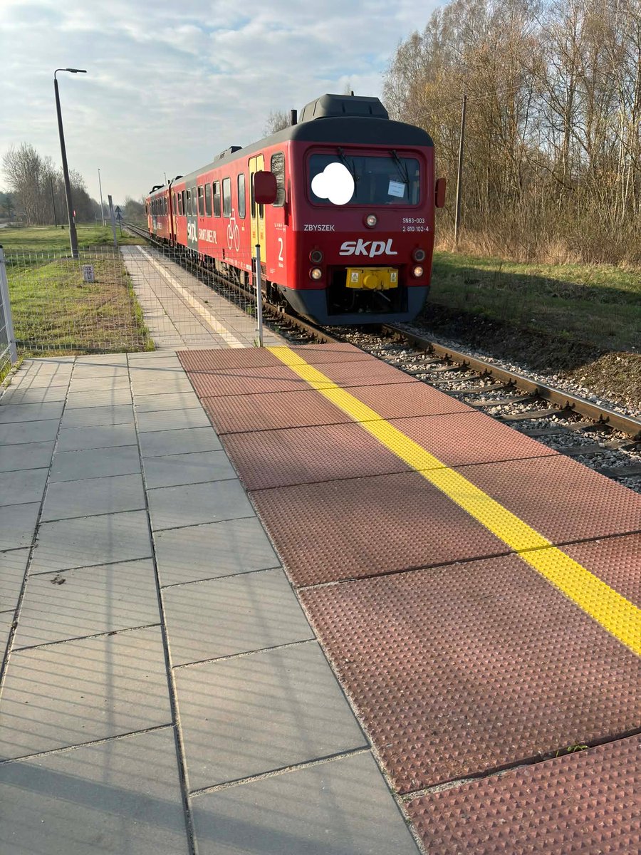 #Zbyszek od #SKPL czyli pogorszenie oferty na LK25 :( komfort i niezawodność :( <a href="/POLREGIO_PL/">POLREGIO</a> <a href="/kasper_fiszer/">kasper fiszer</a> <a href="/w_dinges/">Wojciech Dinges</a> Przystanek #Petrykozy