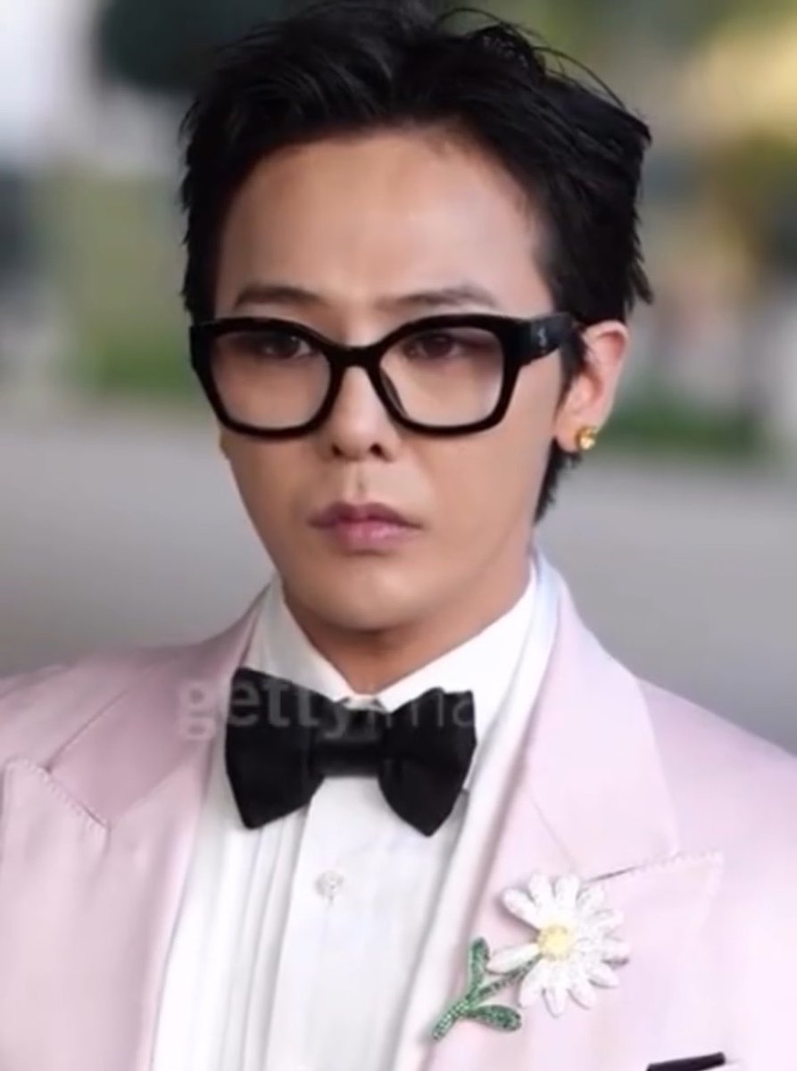 gtopcore's tweet photo. welcome back 2011 Gdragon https://t.co/ePnU72VNDl