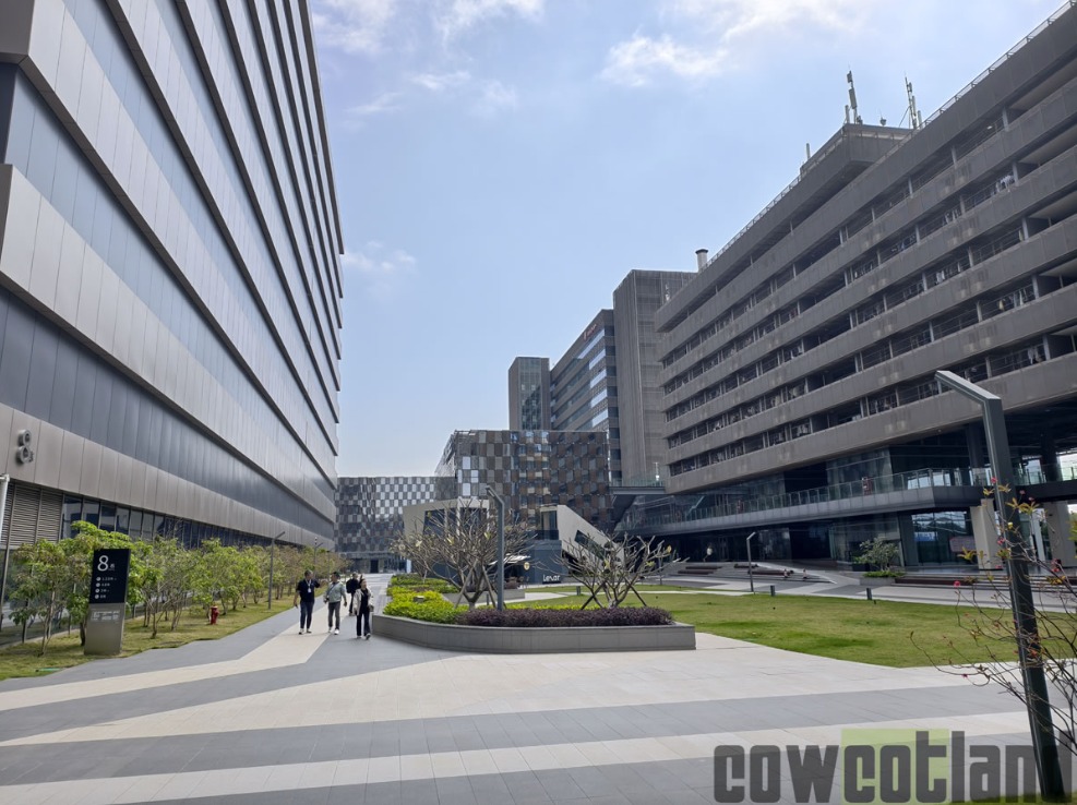 Cowcotland tweet media