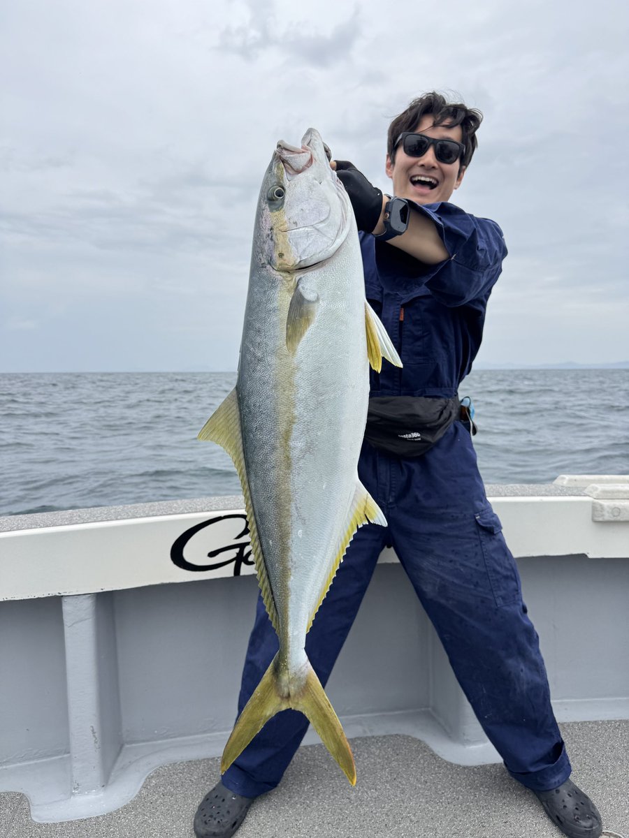 foresth915's tweet photo. Kingfish fishing!
久しぶりのマサ釣りで10kg以下だけど釣れました。次回は30kg^_^
友人は普通に26.5kgの釣ってた笑

#goto #boatfishing #kingfish #grandeur https://t.co/9HZPgzH3Qk