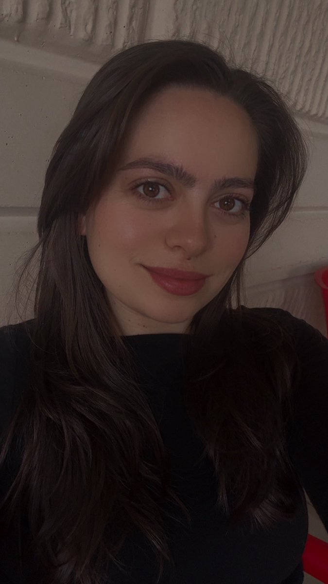 Berna Gecmis tweet media