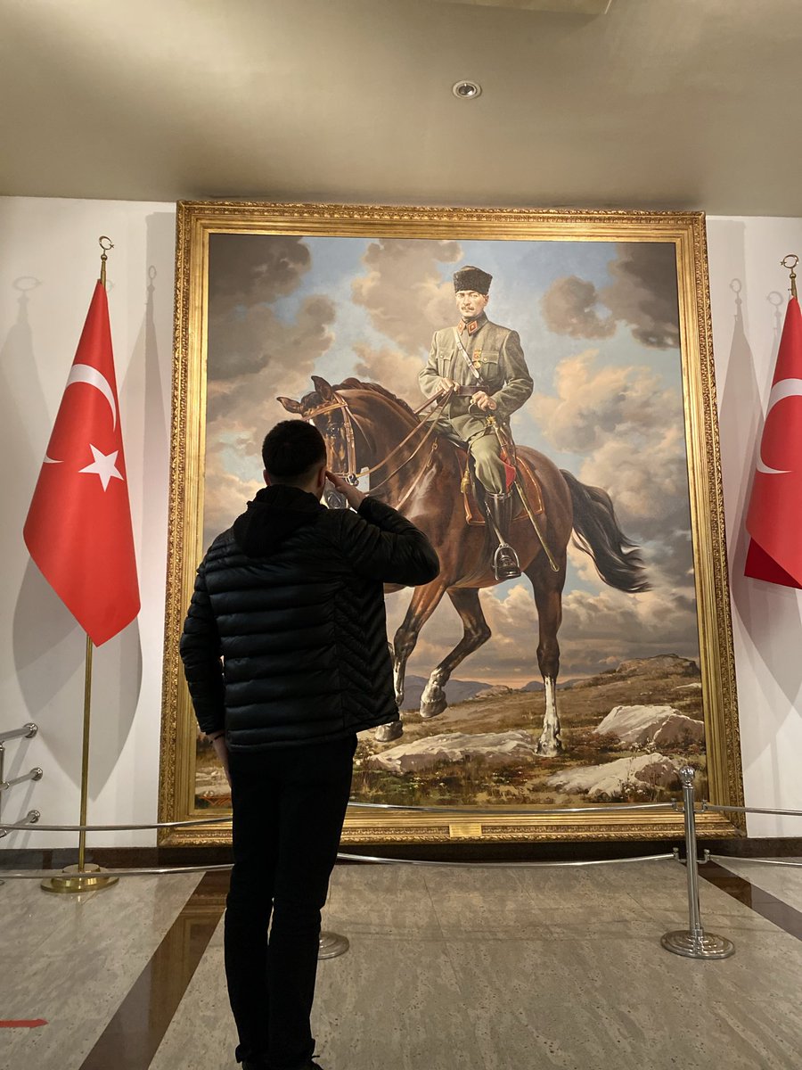 koroglu1283's tweet photo. “Küçüklerimi korumak, büyüklerimi saymak” https://t.co/fVLS4F4zc3